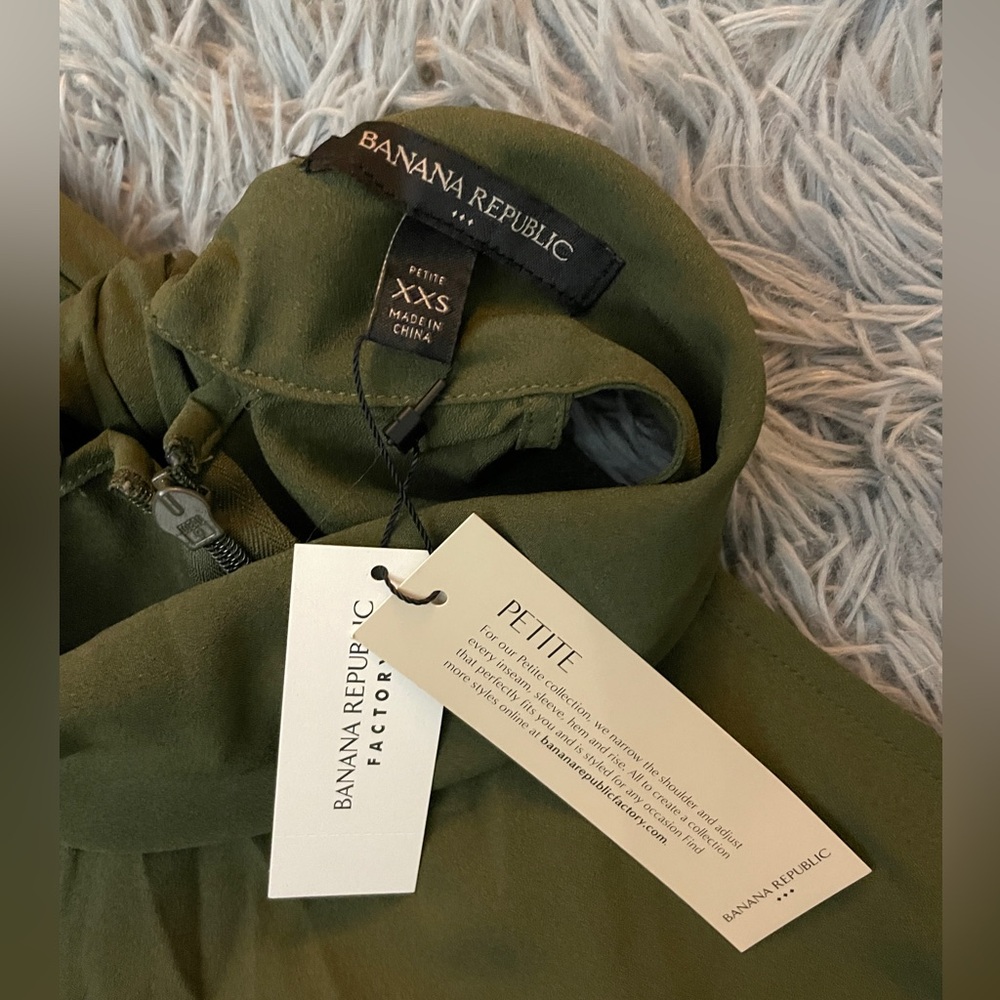 NWT Banana Republic Womens High-Neck Sleeveless Top in dark olive color - Picture 5 of 11